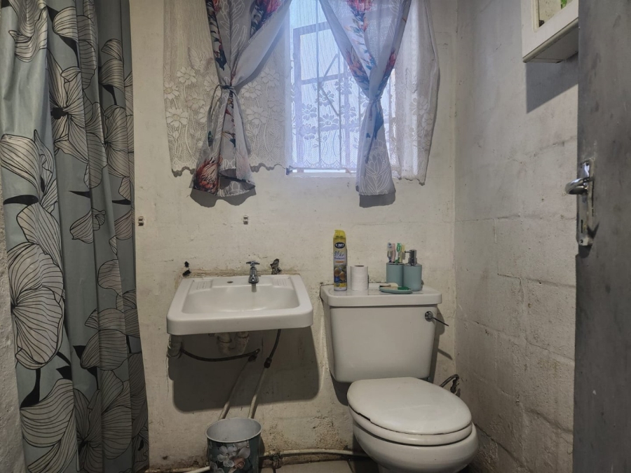 2 Bedroom Property for Sale in Pacaltsdorp Western Cape